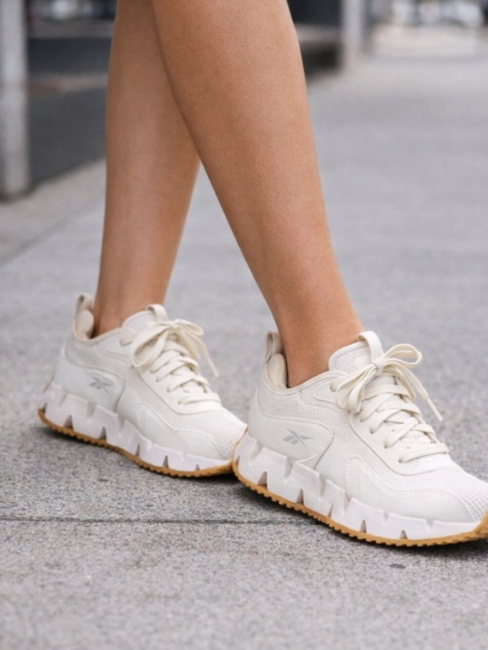 NEW REEBOK Zig Dynamica Sneakers Whisper White for women 462mn